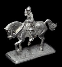 Load image into Gallery viewer, 52-1089: Mounted Crossbowman