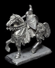 Load image into Gallery viewer, 52-1121: Mounted Knight (Lancelot du Lac)