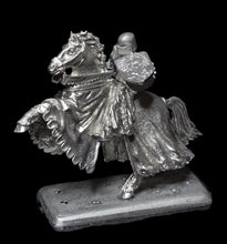 Load image into Gallery viewer, 52-1123: Mounted Knight (Sir Percevale)