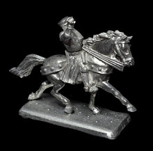 Load image into Gallery viewer, 52-1136: Mounted Knight (Sir Kay)