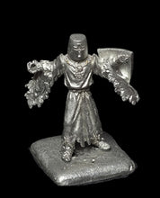 Load image into Gallery viewer, 52-1171: Armored Cleric on Foot (Sir Balyne)