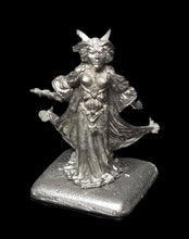 Load image into Gallery viewer, 52-1182: Sorceress on Foot (Morgan le Fay)