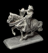 Load image into Gallery viewer, 52-1185: Sorceress on Horseback (Hellieus)