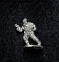 Load image into Gallery viewer, 52-8602: Pathan Advancing II, No Turban, Right Foot Forward