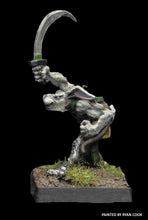 Load image into Gallery viewer, 53-0313: Thumper with Scimitar