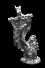 Load image into Gallery viewer, 57-0652: Armored Orc Standard Bearer