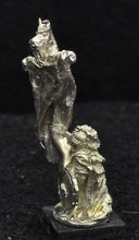 Load image into Gallery viewer, 57-0652: Armored Orc Standard Bearer