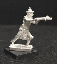Load image into Gallery viewer, 57-7046:  Lemurian Heavy Crossbowman Firing