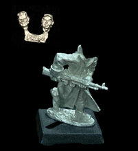 Load image into Gallery viewer, 59-0652: Promethean with Automatic Rifle, Advancing Left, Rifle at Waist