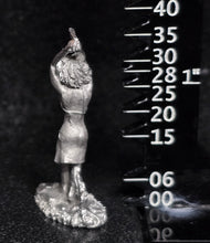 Load image into Gallery viewer, 59-1309: Young Woman, Attacking with Dagger