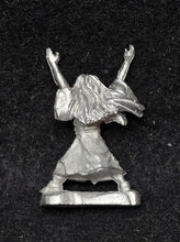 Load image into Gallery viewer, 59-1324: Nun, Exclaiming