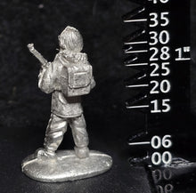 Load image into Gallery viewer, 59-1364: Polar Explorer with Rifle