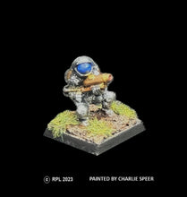 Load image into Gallery viewer, 59-1911: Galactic Grenadier with Grenade Launcher, Crouched
