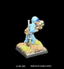 Load image into Gallery viewer, 59-1952: Grenadier Crewman with Grenade Launcher