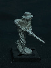 Load image into Gallery viewer, 59-3004: Victorian American Riflemen, Slouch Hat, Advancing Right, Rifle Lowered