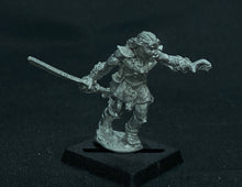 Load image into Gallery viewer, 59-9001: Earthman Renegade with Sword, Reaching Forward