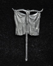 Load image into Gallery viewer, 97-9503: Square Standard with Horned Skull