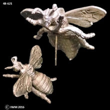 Load image into Gallery viewer, 48-0621: Giant Bee, Saddled