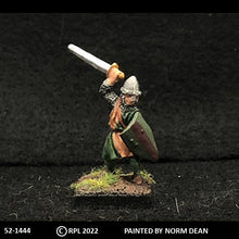 Load image into Gallery viewer, 52-1444: Avalon Men-at-Arms with Sword Overhead and Heater Shield, in Chain and Cloth