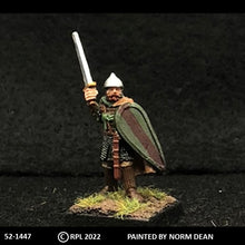Load image into Gallery viewer, 52-1447: Avalon Men-at-Arms with Sword Raised and Kite Shield, in Chainmail and Cape