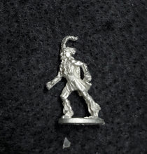 Load image into Gallery viewer, 52-8521: Zulu umBonambi, Advancing