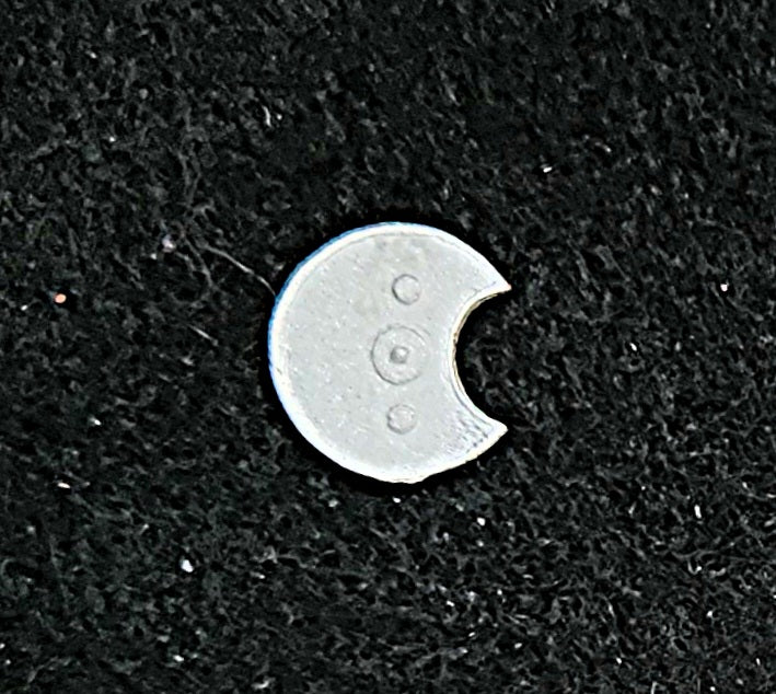97-0261:  Crescent Shield, Large [x12]
