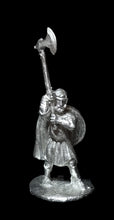 Load image into Gallery viewer, 52-1655:  Northman Raider with Great Axe and Round Shield
