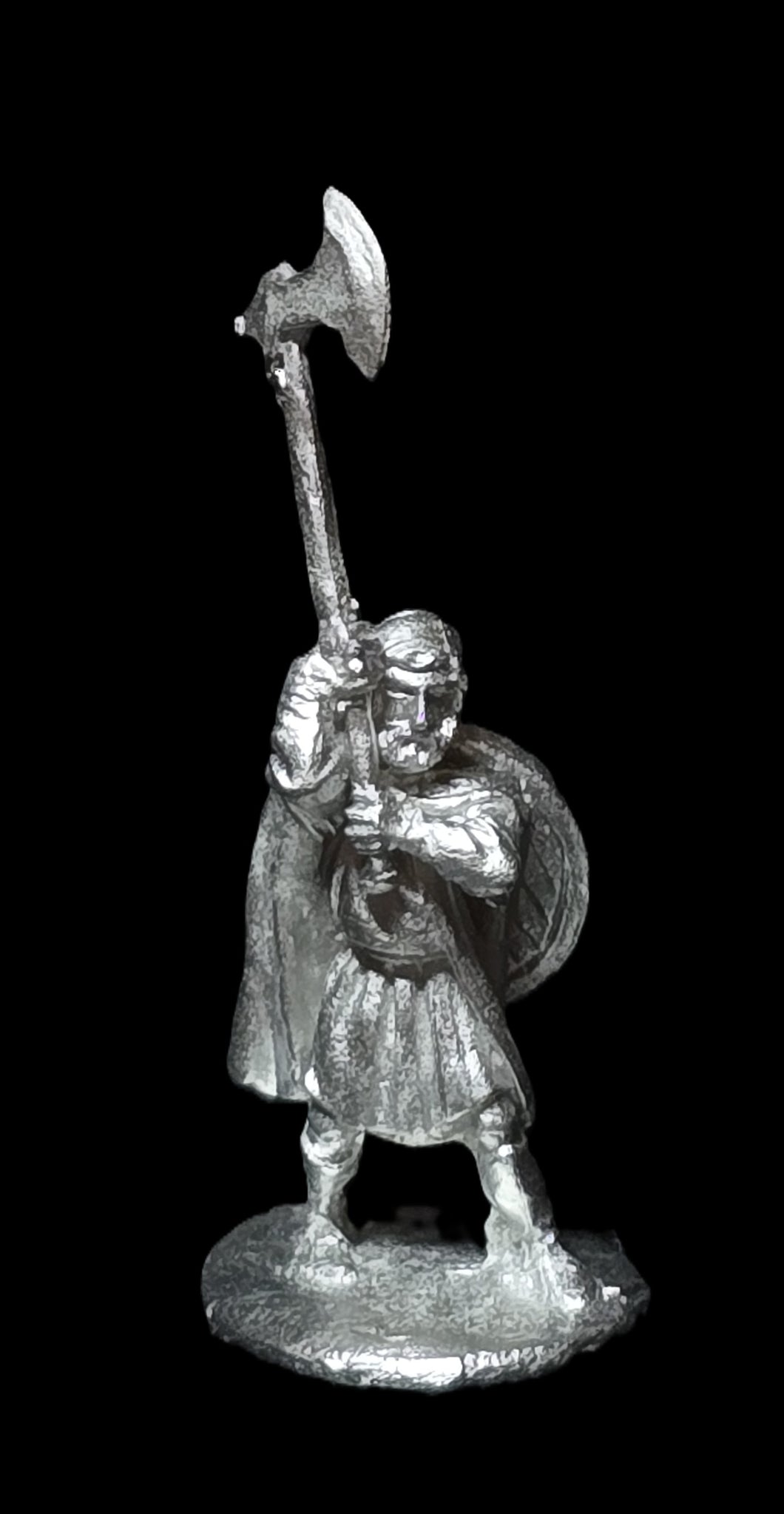 52-1655:  Northman Raider with Great Axe and Round Shield