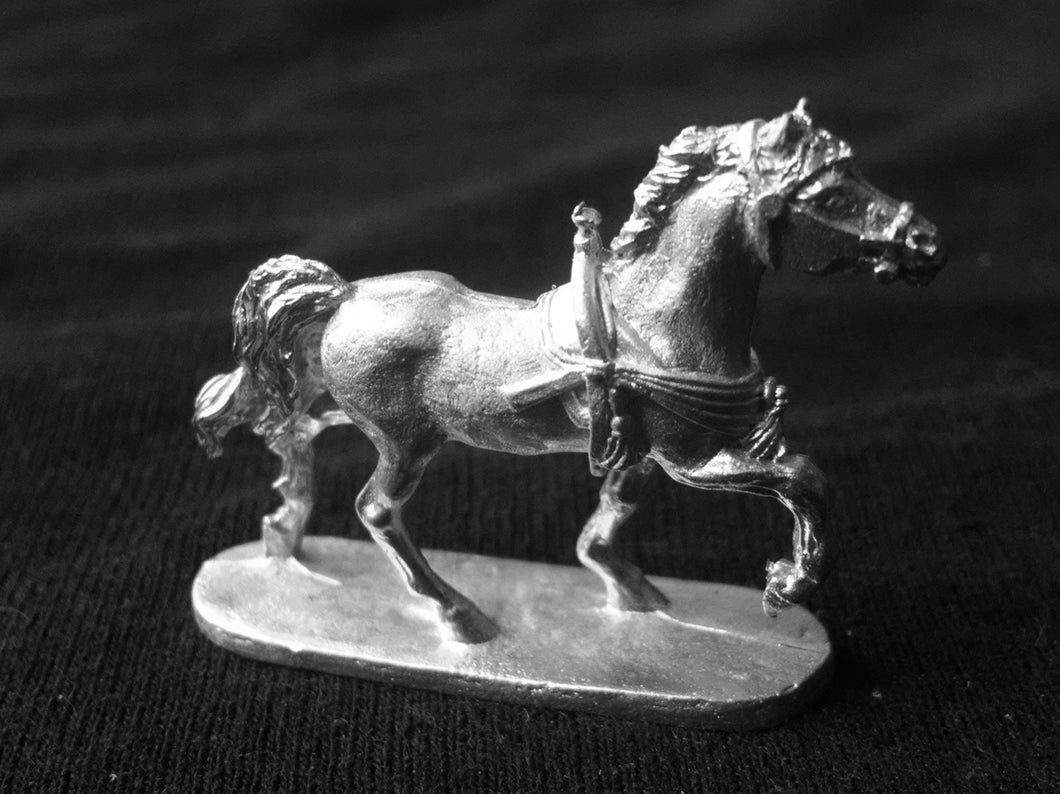 48-0211:  Chariot Horse, Unarmored I, Right Leg Raised