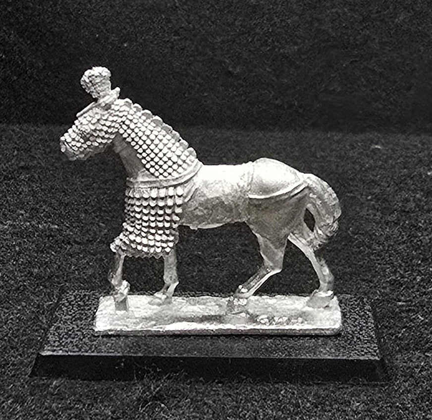 48-0351:  Horse - Armored, Scale