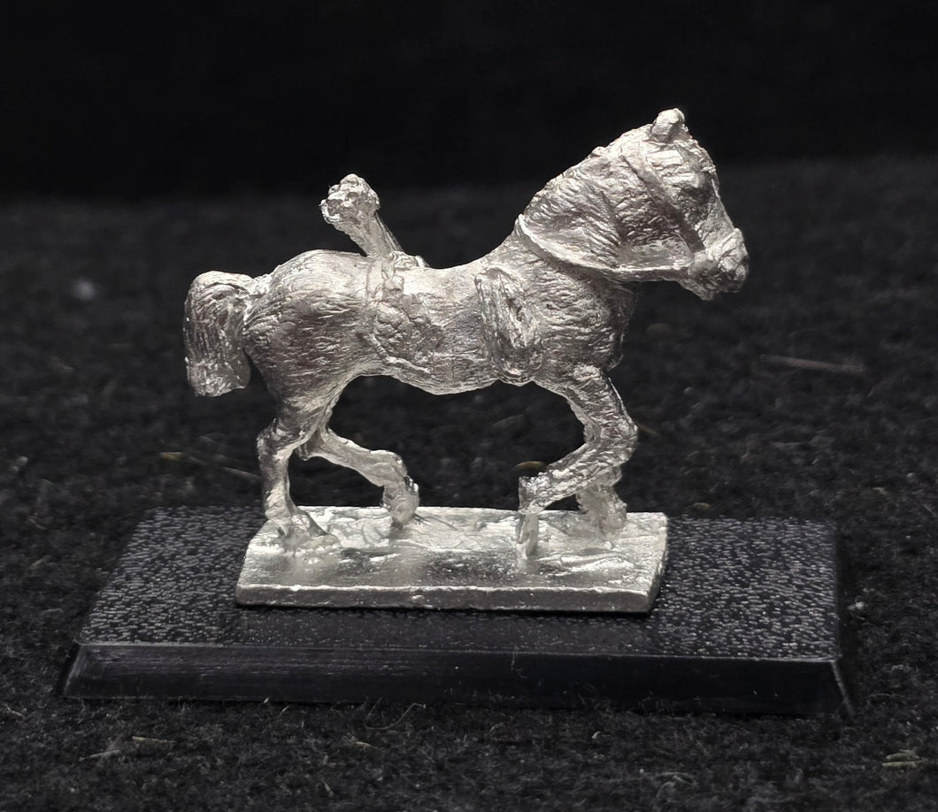 48-0598:  Pony, Advancing, with Quiver