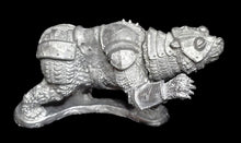 Load image into Gallery viewer, 48-0877:  Titanic Bear, Plate Armor, RF Raised, Closed Mouth
