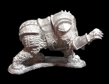 Load image into Gallery viewer, 48-0877:  Titanic Bear, Plate Armor, RF Raised, Closed Mouth
