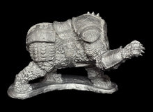 Load image into Gallery viewer, 48-0877:  Titanic Bear, Plate Armor, RF Raised, Closed Mouth
