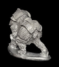 Load image into Gallery viewer, 48-0877:  Titanic Bear, Plate Armor, RF Raised, Closed Mouth
