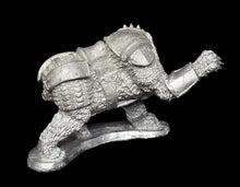Load image into Gallery viewer, 48-0877:  Titanic Bear, Plate Armor, RF Raised, Closed Mouth
