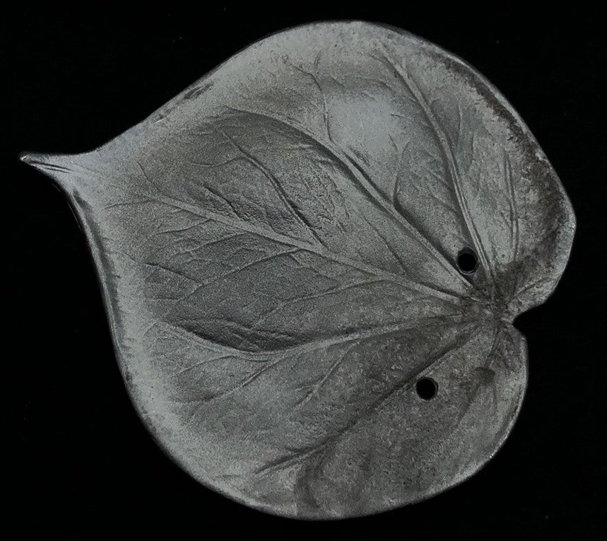 49-8202: Giant Lilac Leaf