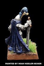 Load image into Gallery viewer, 50-0020: Elite Armored Elf, with Greatsword
