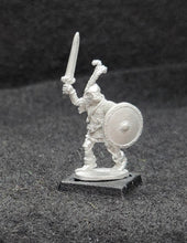 Load image into Gallery viewer, 50-0082:  Elf Adventurer with Sword

