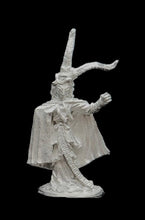 Load image into Gallery viewer, 50-0090:  Elf Spellcaster, Cloaked, with Headdress
