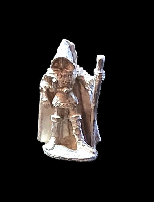 50-0091:  Elf Mage with Staff, Hooded