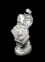 Load image into Gallery viewer, 50-0128:  Dwarf Warrior, Bear Shield, Attacking
