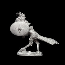 Load image into Gallery viewer, 50-0742:  Skrack, Birdman with Hand Weapon and Shield
