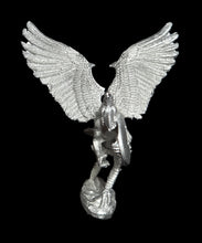 Load image into Gallery viewer, 50-0742:  Skrack, Birdman with Hand Weapon and Shield
