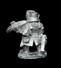 Load image into Gallery viewer, 50-2432:  Dwarf Crossbowman in Reserve
