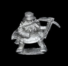 Load image into Gallery viewer, 50-2433:  Dwarf Crossbowman in Reserve, Cloaked
