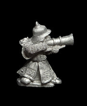Load image into Gallery viewer, 50-2441:  Dwarf Hand Gunner, Aiming
