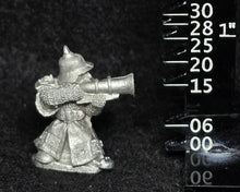 Load image into Gallery viewer, 50-2441:  Dwarf Hand Gunner, Aiming
