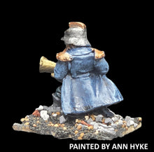 Load image into Gallery viewer, 50-2442:  Dwarf Hand Gunner, At Ready
