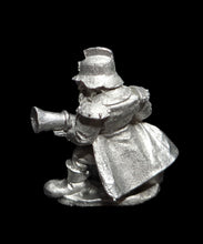 Load image into Gallery viewer, 50-2442:  Dwarf Hand Gunner, At Ready
